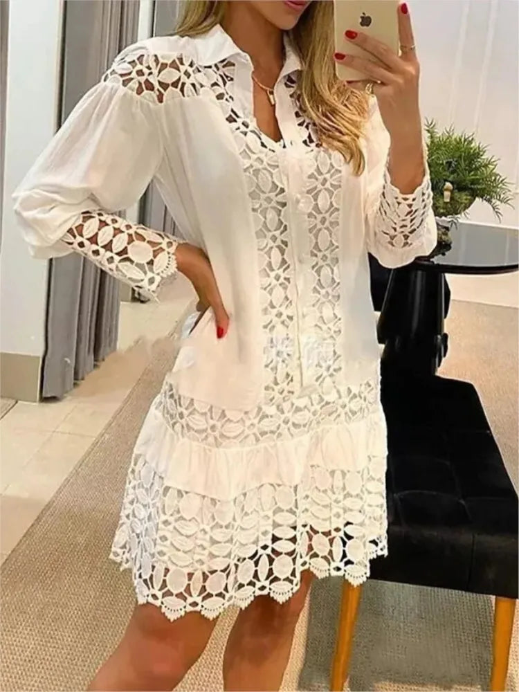 Robe chic et aérée Eleanor de Danoir Paris, en tissu blanc léger, avec coupe élégante et détails sophistiqués.