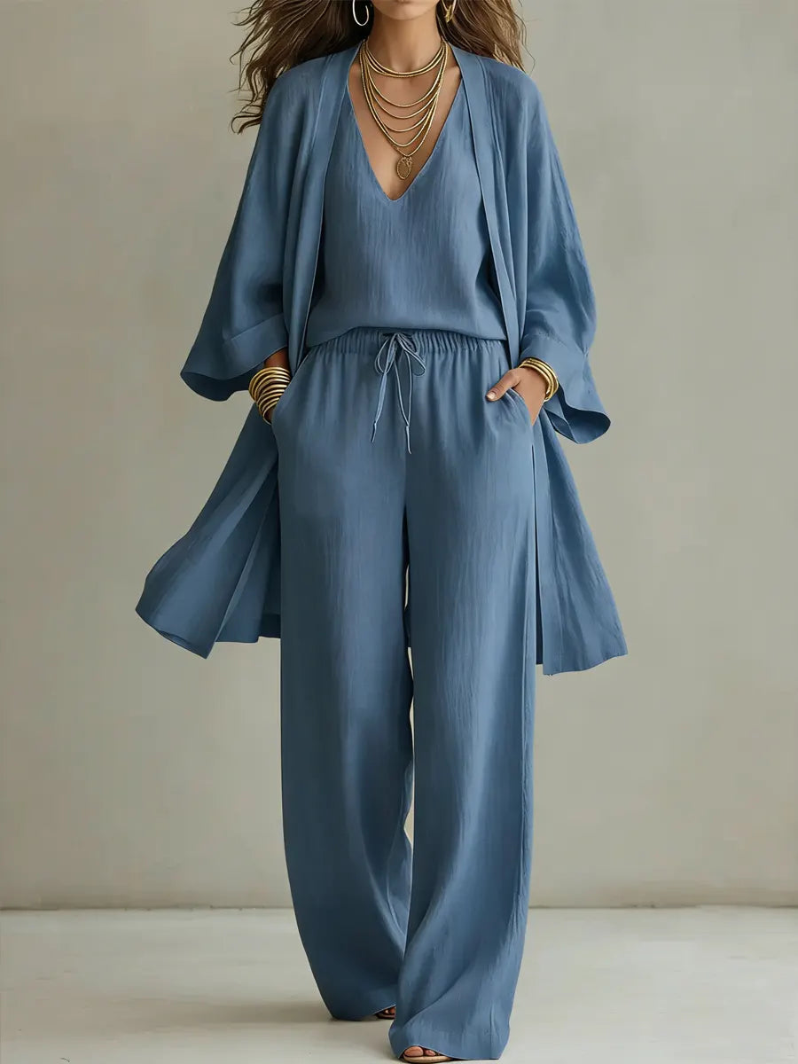 Ensemble homewear décontracté en lin blanc Isabelle de Danoir Paris, comprenant trois pièces confortables pour la maison.