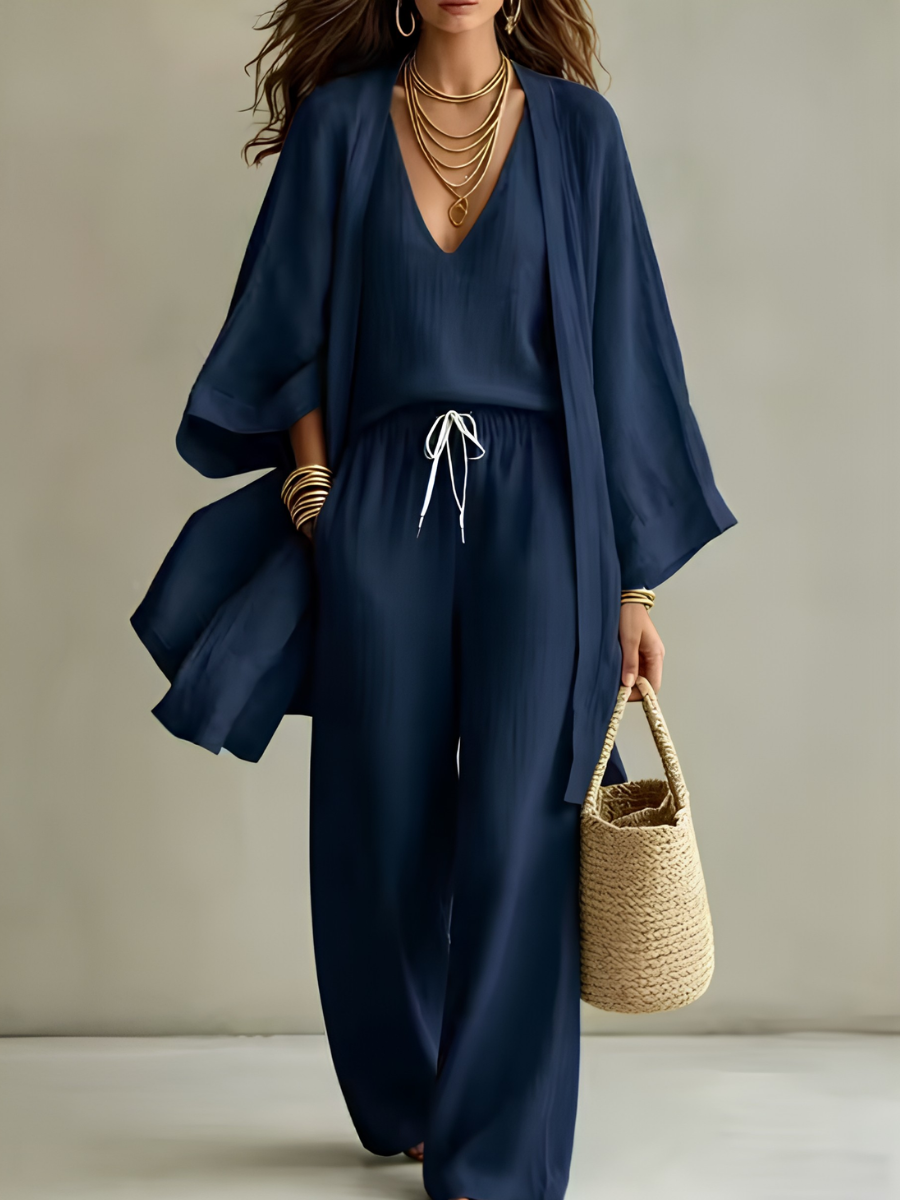 Ensemble homewear 3 pièces en lin blanc Isabelle de Danoir Paris, décontracté et confortable pour la maison.