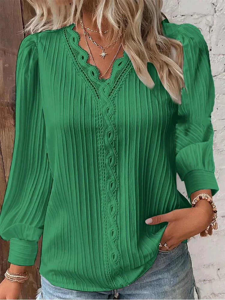 Blouse plissée blanche Lilly de Danoir Paris, élégante et sophistiquée, vue de face sur fond blanc.