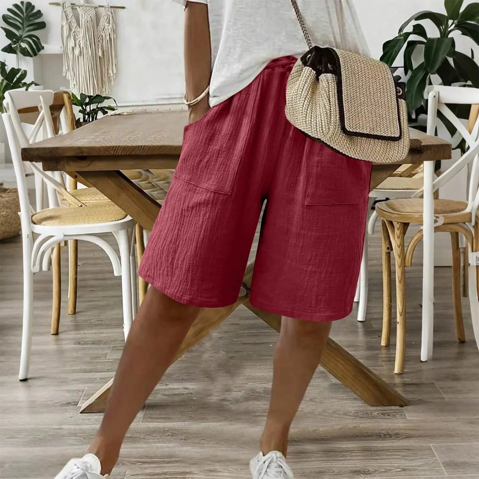 Shorts en coton lin blancs Sienna de Danoir Paris, vue de face, avec détails de la taille et du tissu léger.