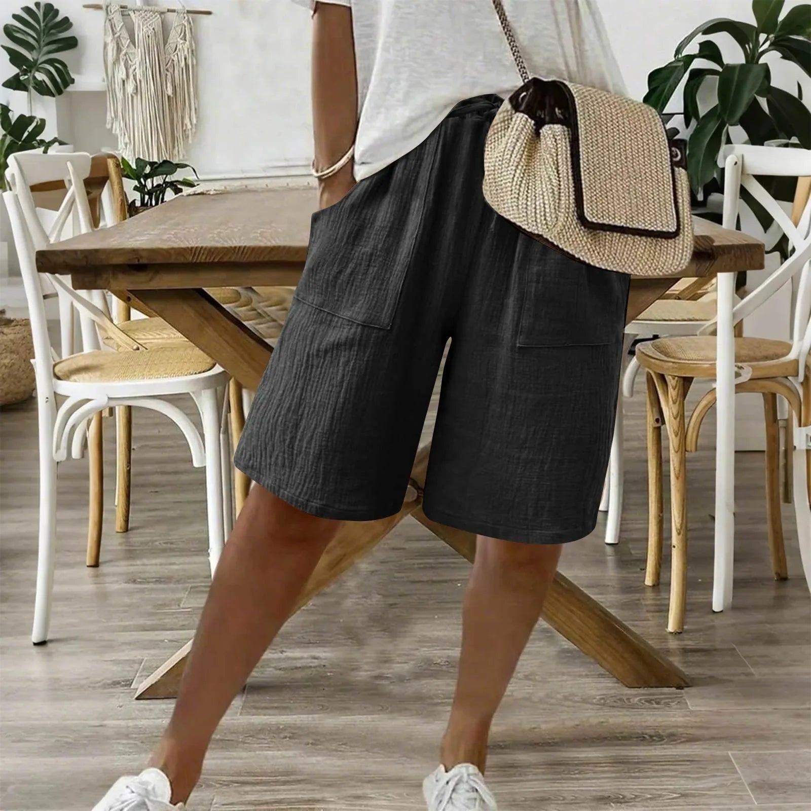 Shorts en coton lin blancs Sienna de Danoir Paris, vue de face, léger et confortable pour l'été.