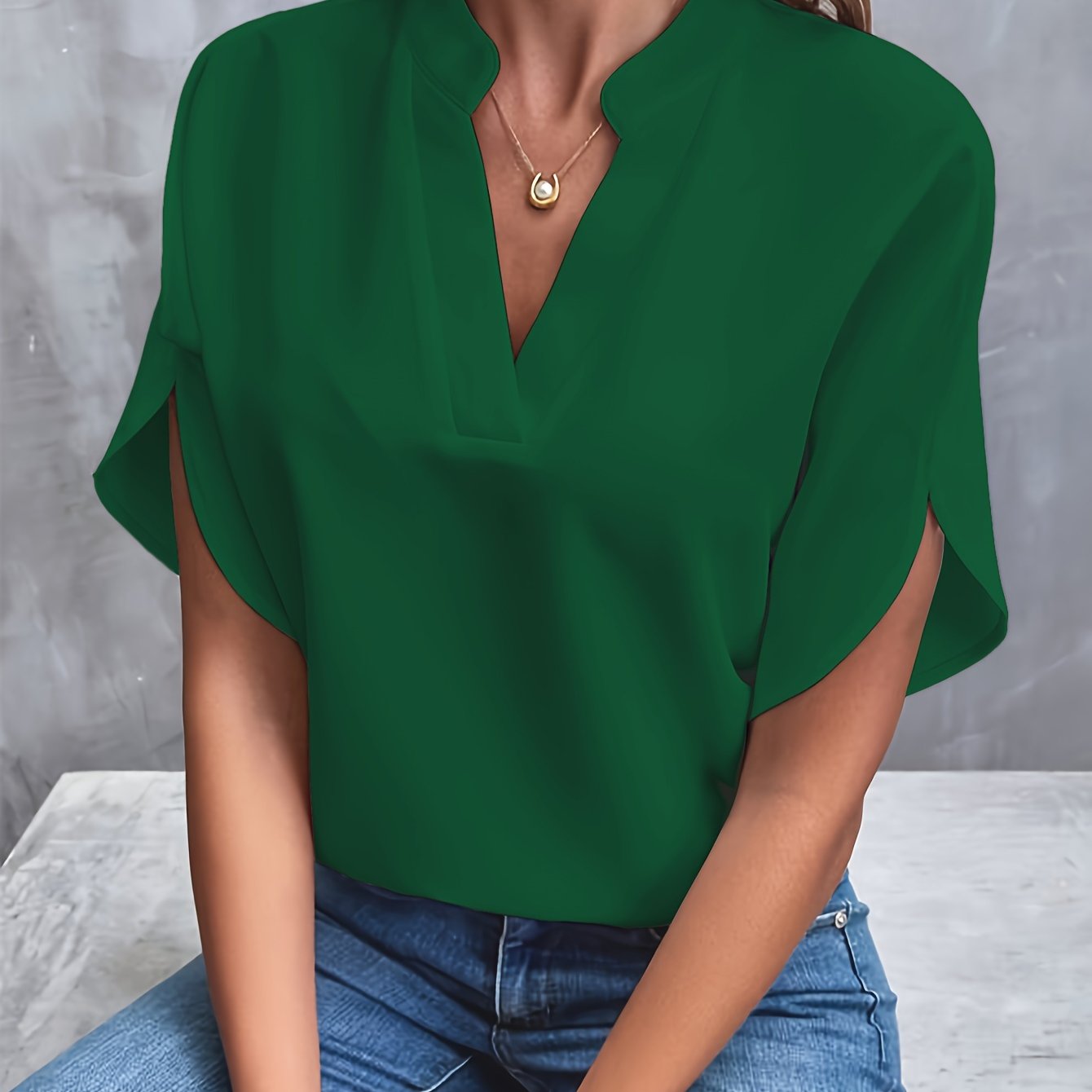 Blouse élégante Vivian de Danoir Paris en blanc, style polyvalent avec coupe fluide et détails sophistiqués.