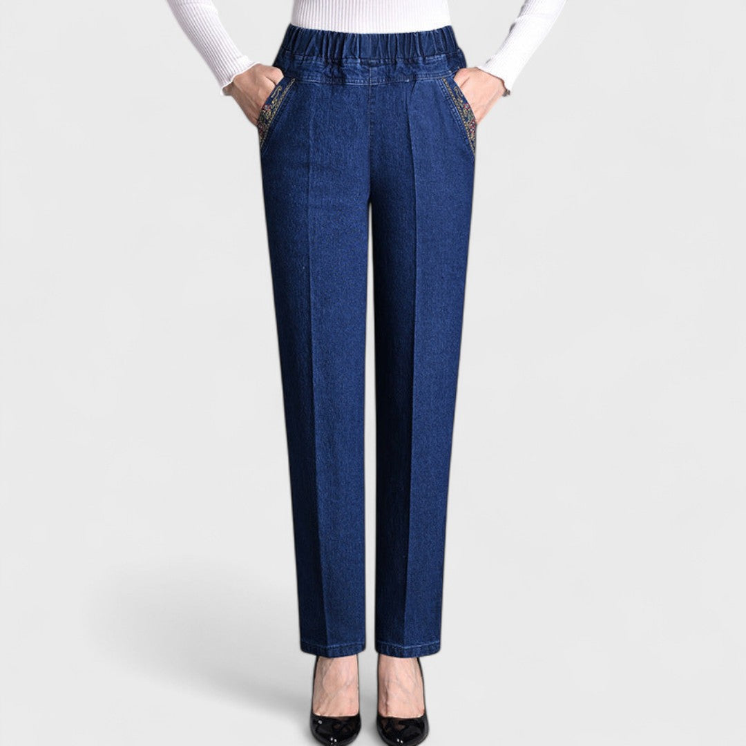 Jeans élégants en denim Danoir Paris Mira™ avec poches pratiques, couleur bleu clair, coupe moderne pour homme.