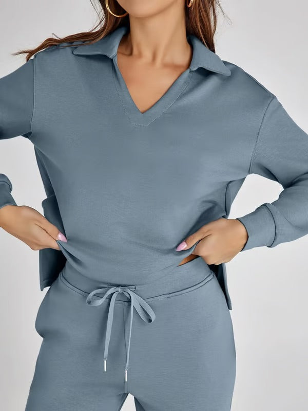 Ensemble polyvalent Chantal de Danoir Paris en tissu bleu clair, idéal pour un look élégant et confortable.