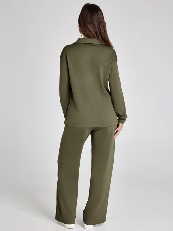 Ensemble polyvalent Chantal de Danoir Paris en tissu bleu clair, veste et pantalon pour un look chic et élégant.