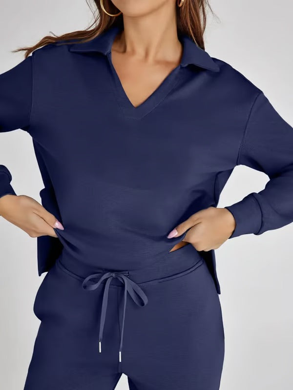 Ensemble polyvalent Chantal de Danoir Paris en tissu bleu clair, porté par un mannequin.