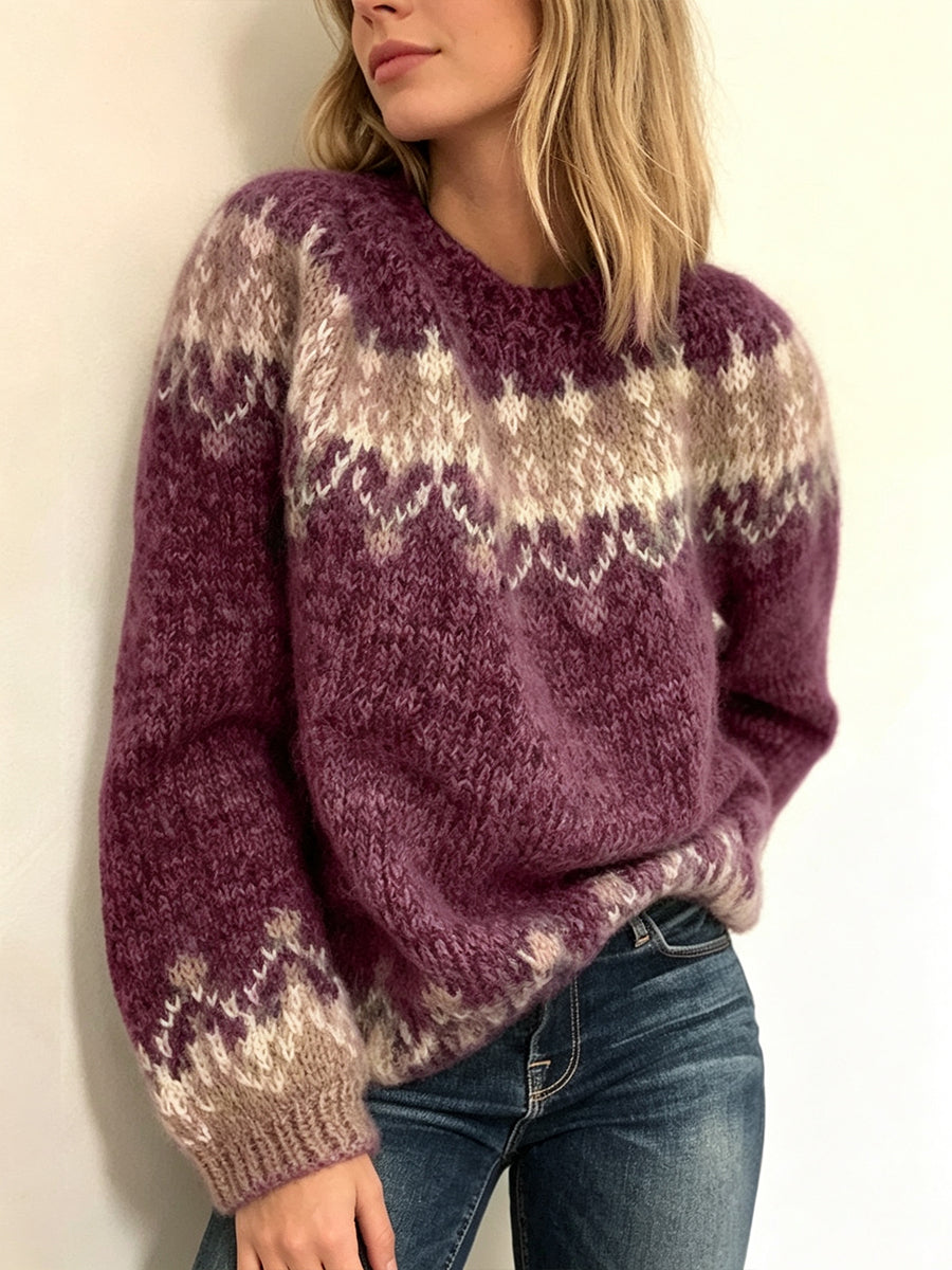 Pull en tricot bleu Danoir Paris à col rond style Fair Isle, décontracté et confortable, porté sur un mannequin.
