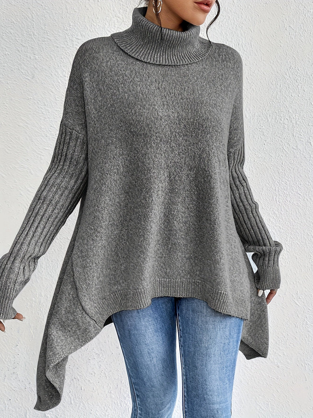 Pull Audrey confortable en bleu marine de Danoir Paris, tissu doux et ajusté, style décontracté et élégant.