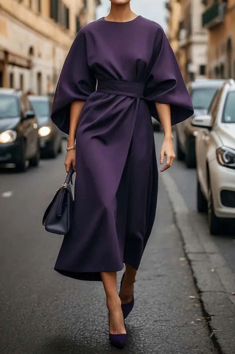 Robe ceinturée Danoir Paris Juliette élégante en tissu bleu marine, style chic et féminin, vue de face.