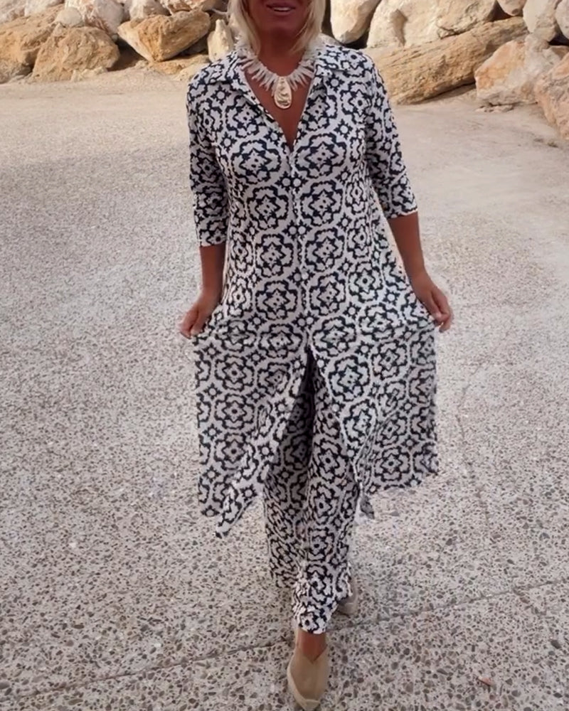 Ensemble vintage élégant Kailiane de Danoir Paris en bleu marine, composé d'une veste et d'une jupe, vue de face.