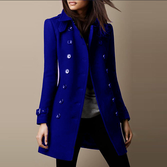 Manteau élégant et tendance Florance de Danoir Paris en bleu, veste chic pour femmes, vue en gros plan.