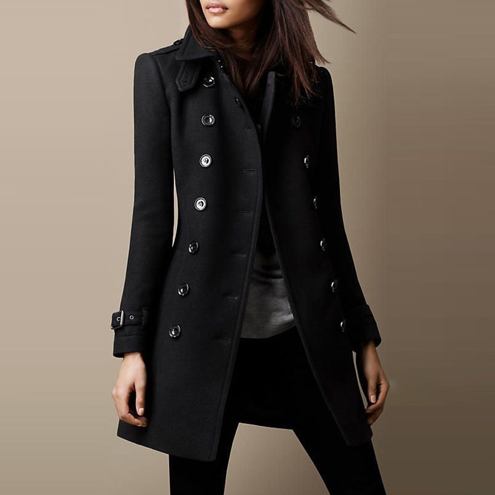 Manteau élégant tendance Florance de Danoir Paris en tissu bleu, style moderne et couture sophistiquée.