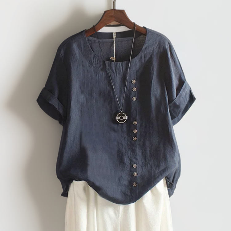 T-shirt chic bleu Isla de Danoir Paris avec boutons, vue de face, style élégant et décontracté pour femme.