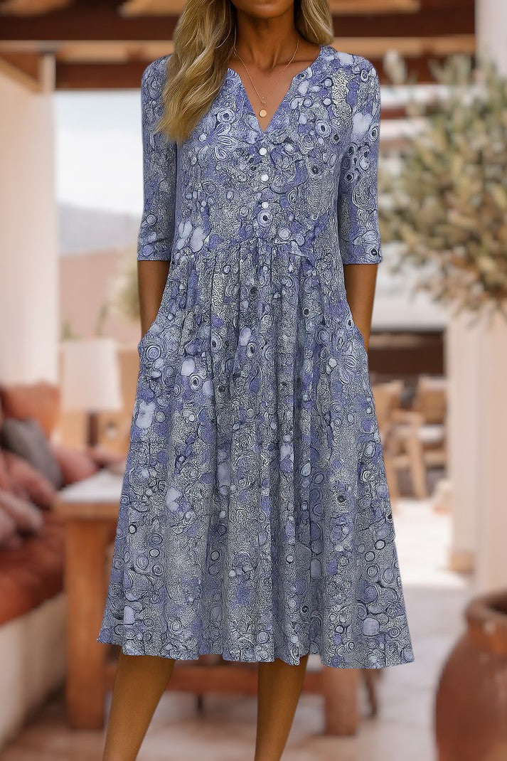 Robe décontractée élégante Lucille de Danoir Paris en tissu bleu, vue de face, détails du style confortable et sophistiqué.