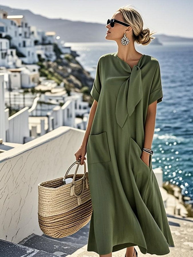 Robe en coton fluide et estivale Mireille™ de Danoir Paris, couleur bleue, vue de face, détails du tissu léger.