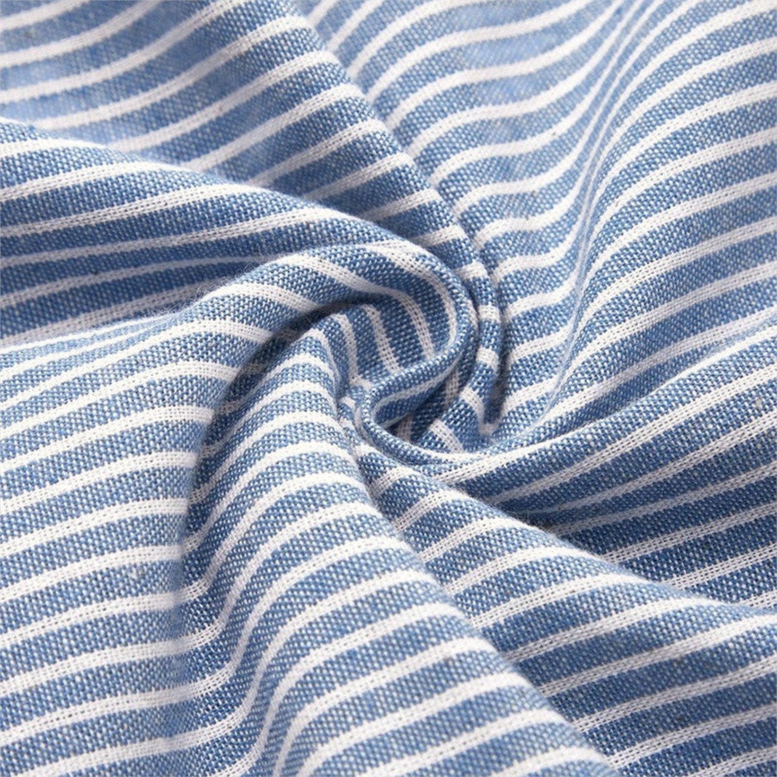 Robe midi à rayures en coton Danoir Paris, manche courte, ligne élégante, tissu léger bleu et blanc, idéale pour l'été.