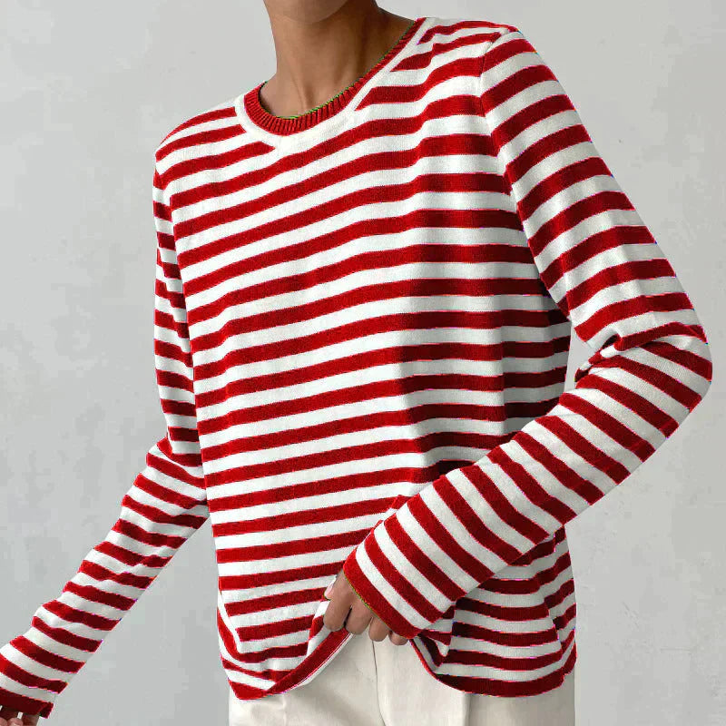 Pull rayé chic Nicole de Danoir Paris en jersey bleu et blanc, porté sur un mannequin, vue de face.