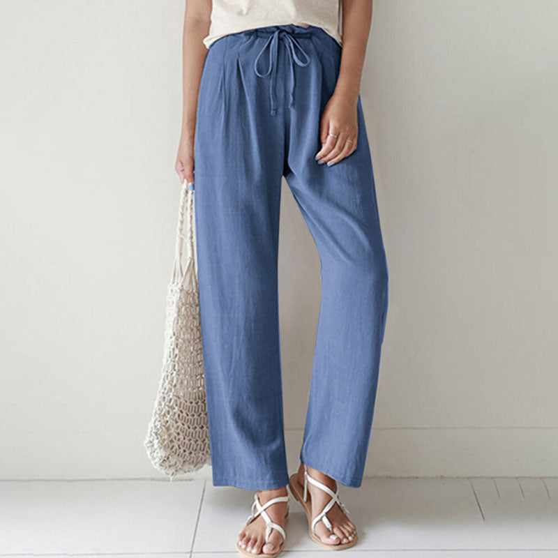 Pantalons relax Danoir Paris Vara en tissu bleu avec corde de ceinture, style décontracté et confortable.