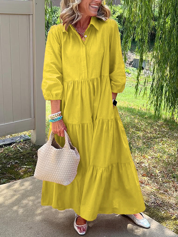Robe maxi élégante Bente de Danoir Paris en tissu bleu, vue en détail avec coupe fluide et finition sophistiquée.