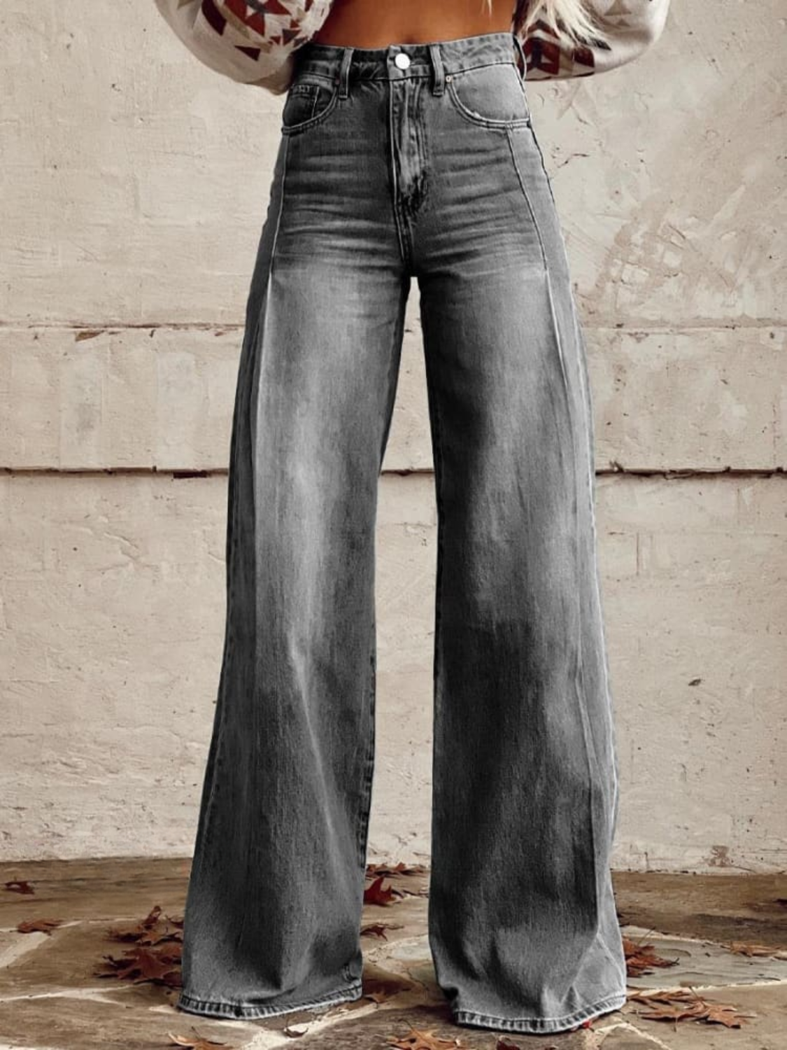 Pantaloni longs élégants Lucia de Danoir Paris en bleu, coupe large, pour un style chic et confortable.