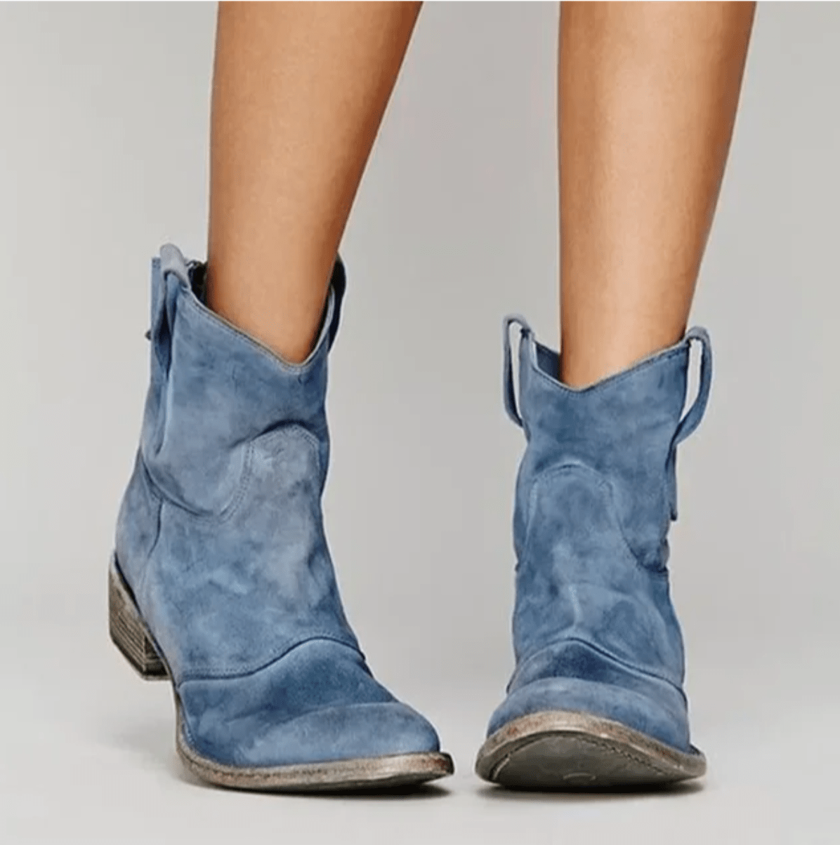 Bottes orthopédiques en suède Charlotte de Danoir Paris, style bleu avec semelle confortable et design élégant.