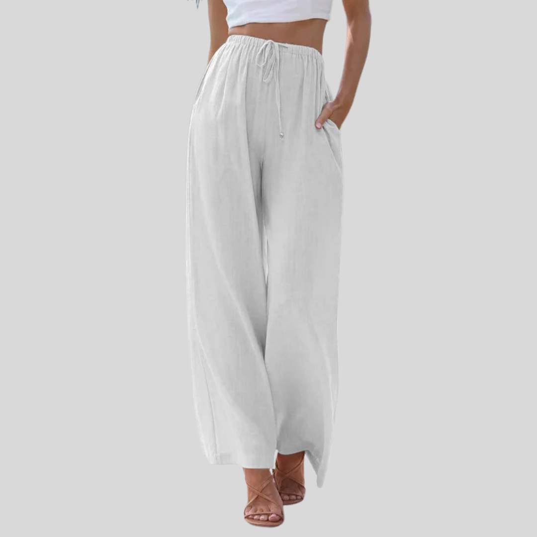 Pantalons d'été élégants Vivian de Danoir Paris en beige, vue de face, pour femmes, tissu léger et confortable.