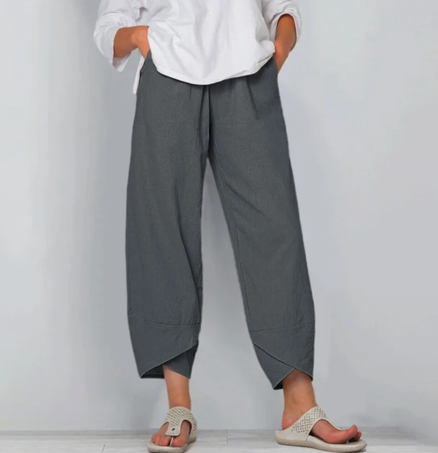 Pantalons légers Danoir Paris Riley en kaki, vue de face, tissu fluide et confortable pour un style décontracté.