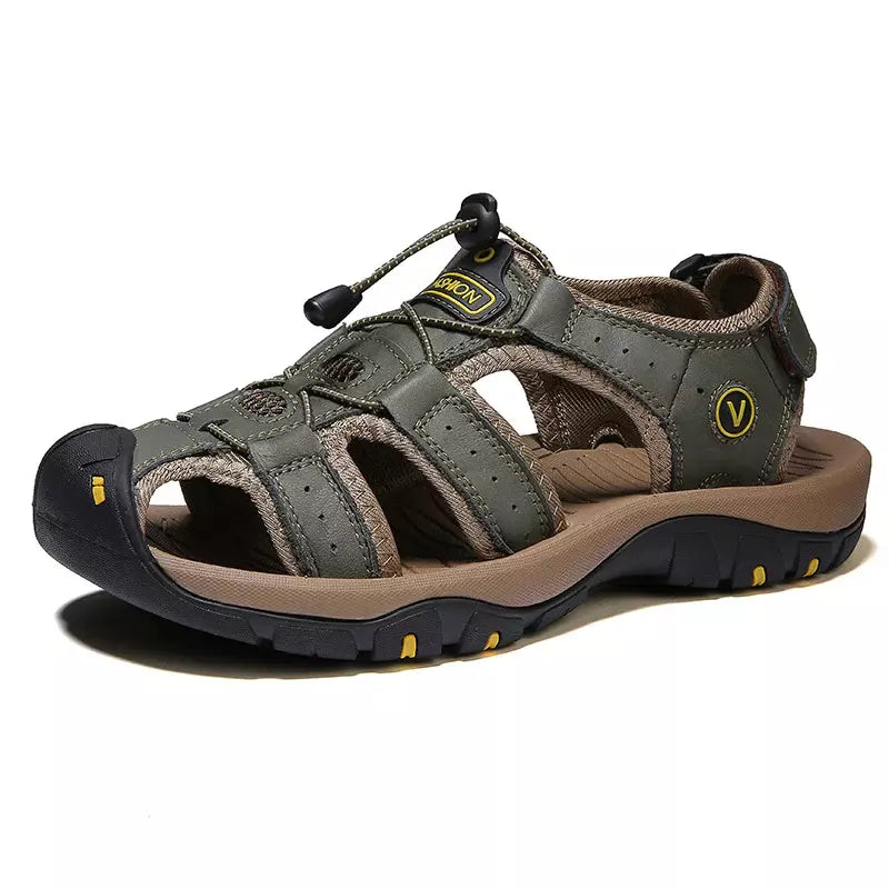 Sandales confort tout-terrain Danoir Paris en brun, pointure 38, avec semelle robuste et design adapté à la marche en extérieur.