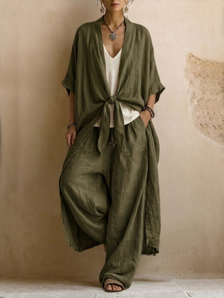 Ensemble deux pièces kimono en lin oversized et pantalon large de Danoir Paris, couleur marron, vue de face.