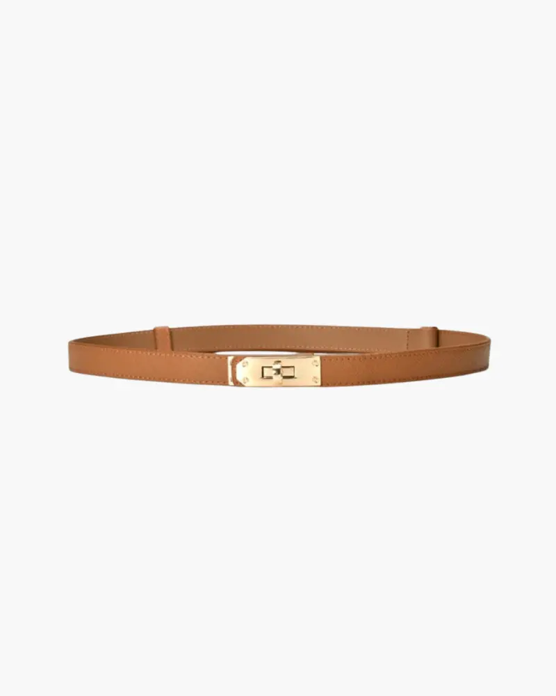 Ceinture slim vintage marron de Danoir Paris avec boucle élégante, idéale pour accessoiriser un style sophistiqué.