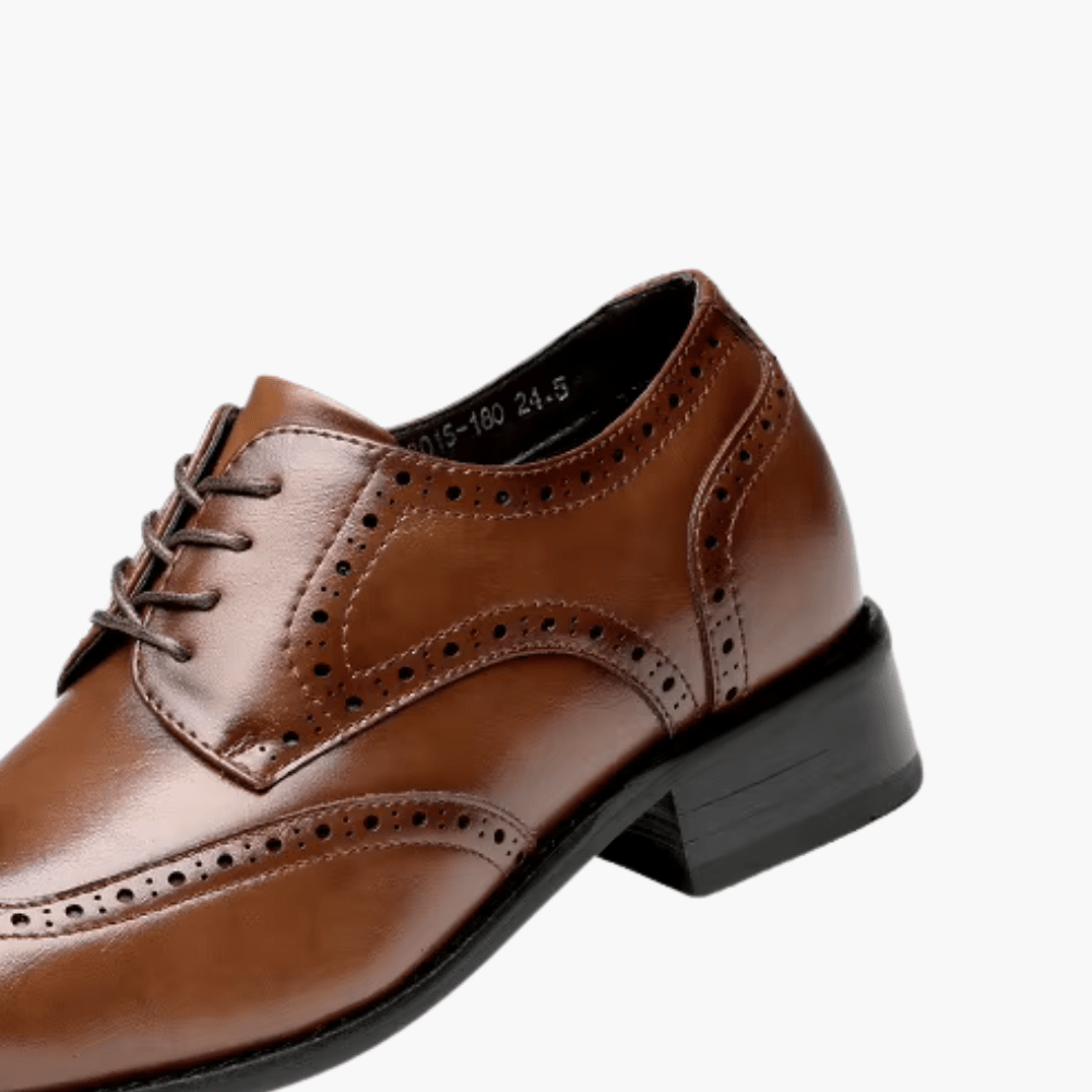 Chaussure homme élégante Danoir Paris Santorini en brun avec semelle rehaussante de 6 cm, visible en gros plan.