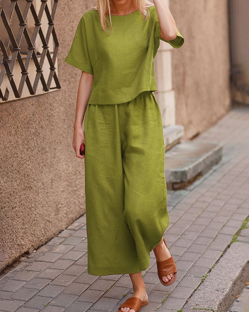 Ensemble lounge deux pièces Lara de Danoir Paris en caramel, haut et pantalon confortables pour détente.