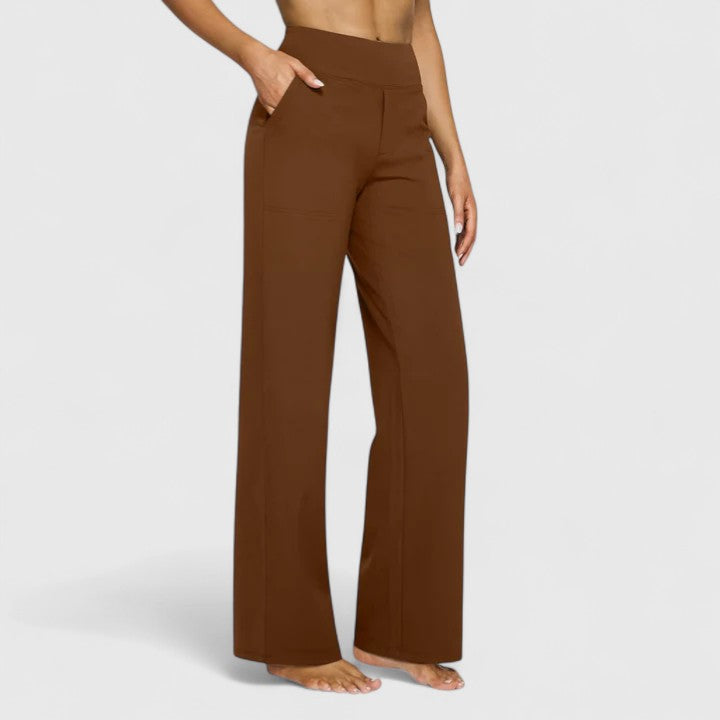 Pantalon sophistiqué Hilary beige de Danoir Paris, coupe élégante et tissu fluide pour un style chic et moderne.