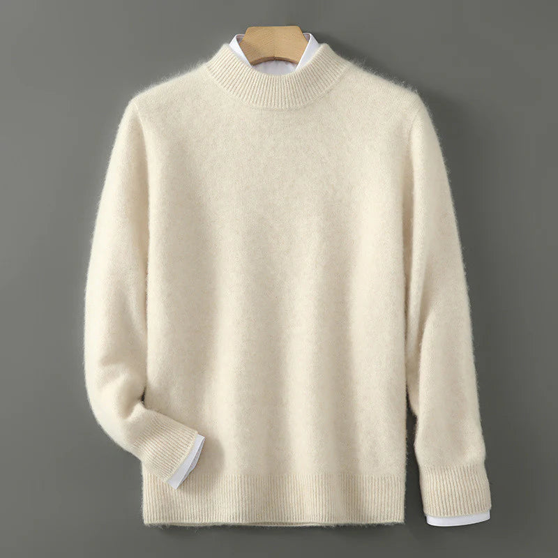 Pull en cachemire Danoir Paris crème, élégant et confortable, porté par un mannequin. Modèle XS, style sophistiqué et intemporel.