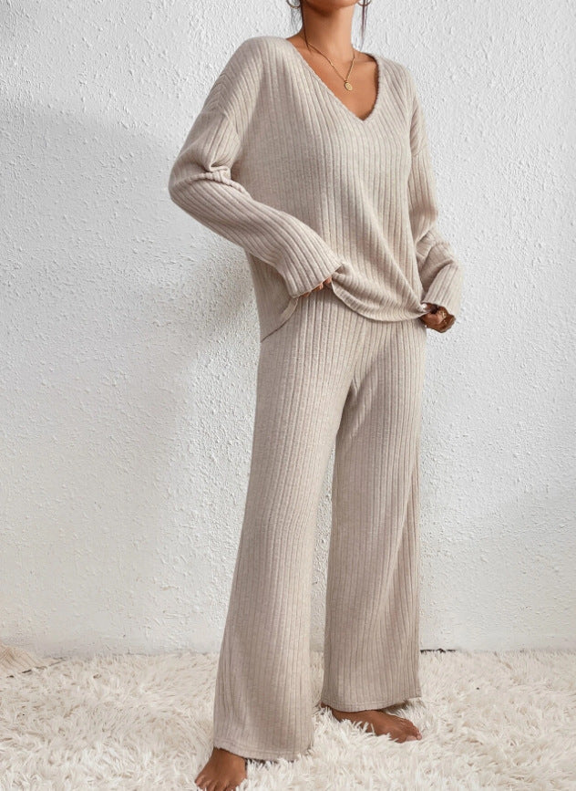Ensemble décontracté beige pour femmes Inès de Danoir Paris, vêtement confortable et tendance, vue de face.