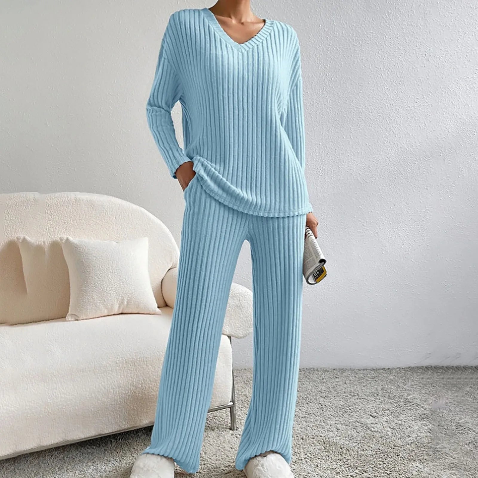 Ensemble décontracté beige pour femme Inès de Danoir Paris, vêtement confort avec pantalon et haut en tissu doux.