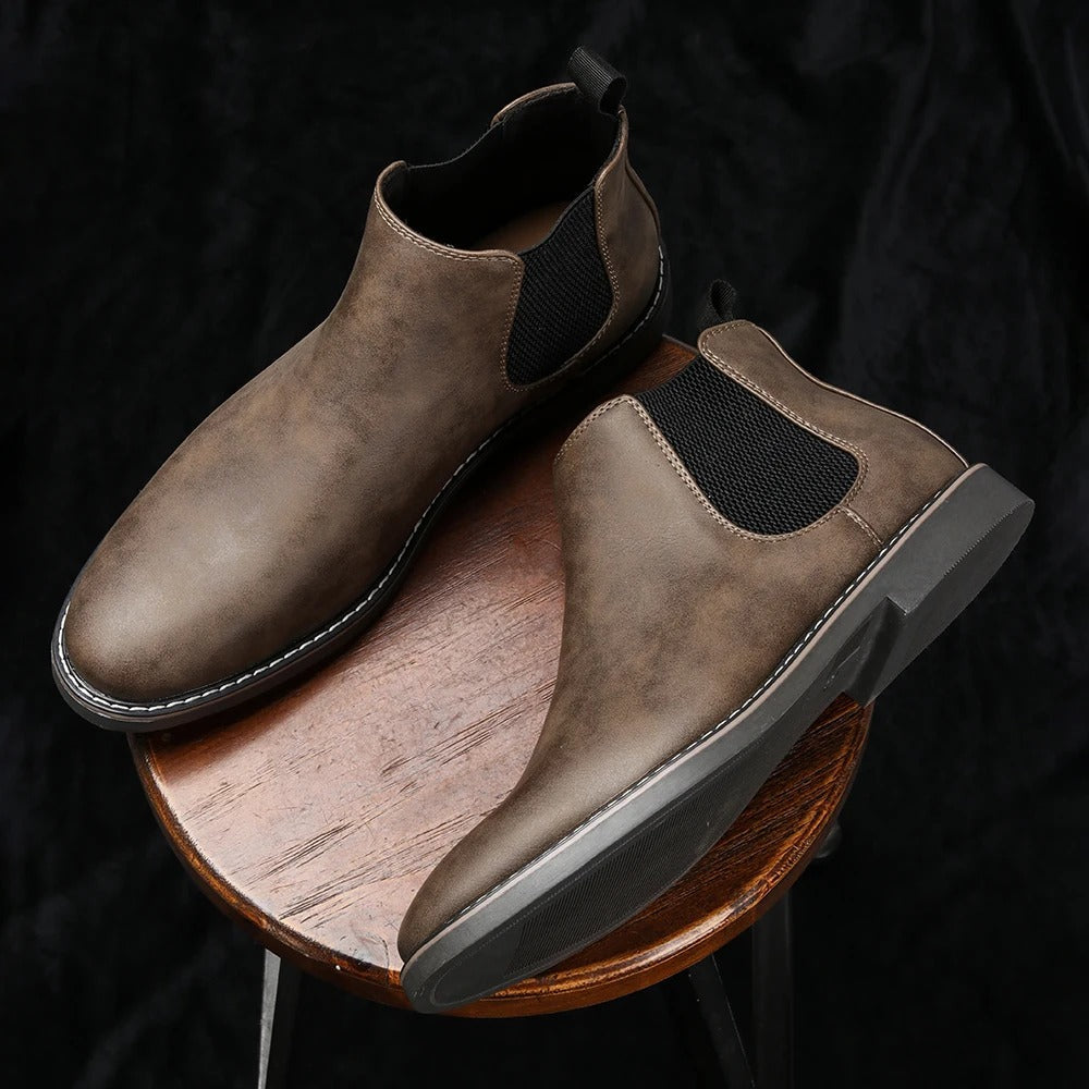 Bottes Chelsea Danoir Paris™ en cuir marron foncé, taille 40, avec design élégant et semelle en caoutchouc.