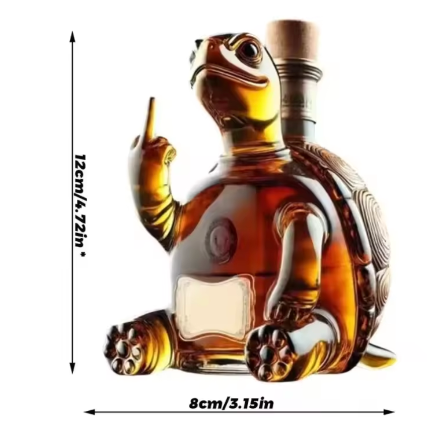 Carafe à whisky Danoir Paris Édition Tortue, en verre transparent avec motif tortue, pour servir le whisky avec élégance.