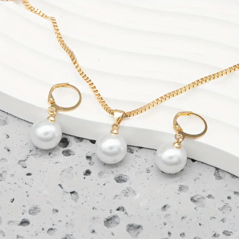 Collier et boucles d'oreilles en perles élégantes et raffinées de la marque Danoir Paris, bijoux sophistiqués pour occasions spéciales