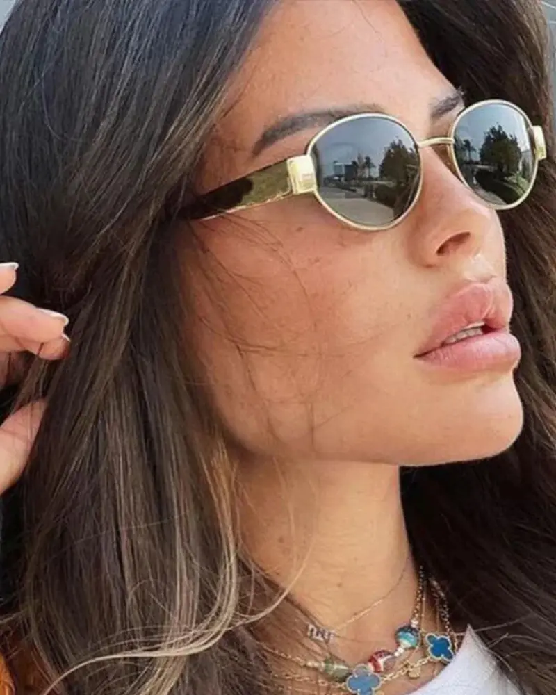 Lunettes de soleil vert émeraude Danoir Paris avec monture élégante et verres teintés, mode et protection solaire.