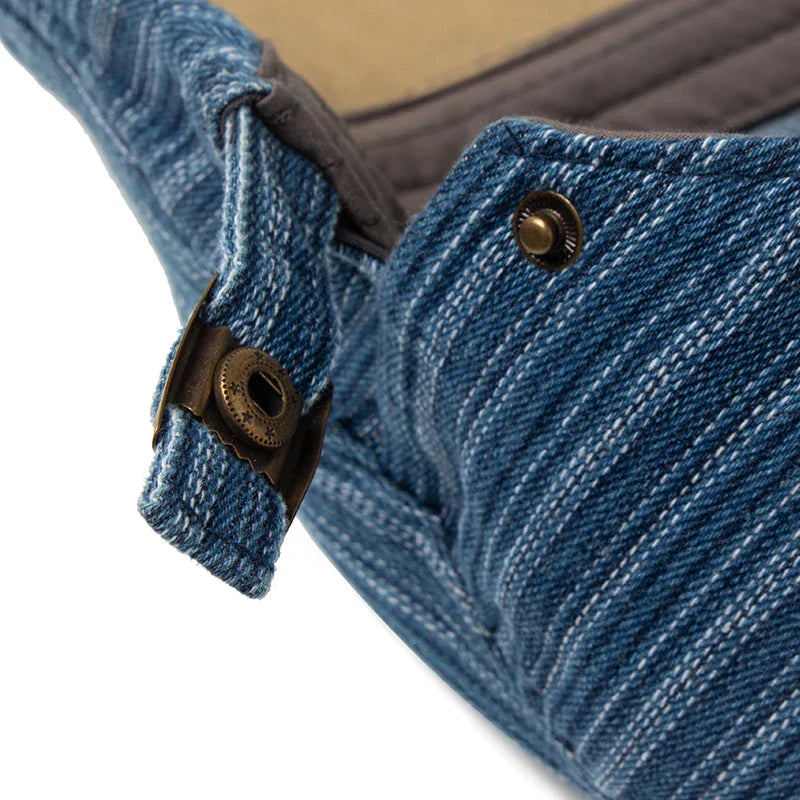 Casquette élégante Bloom™ pour hommes de Danoir Paris, en tissu bleu foncé, style moderne et sophistiqué.
