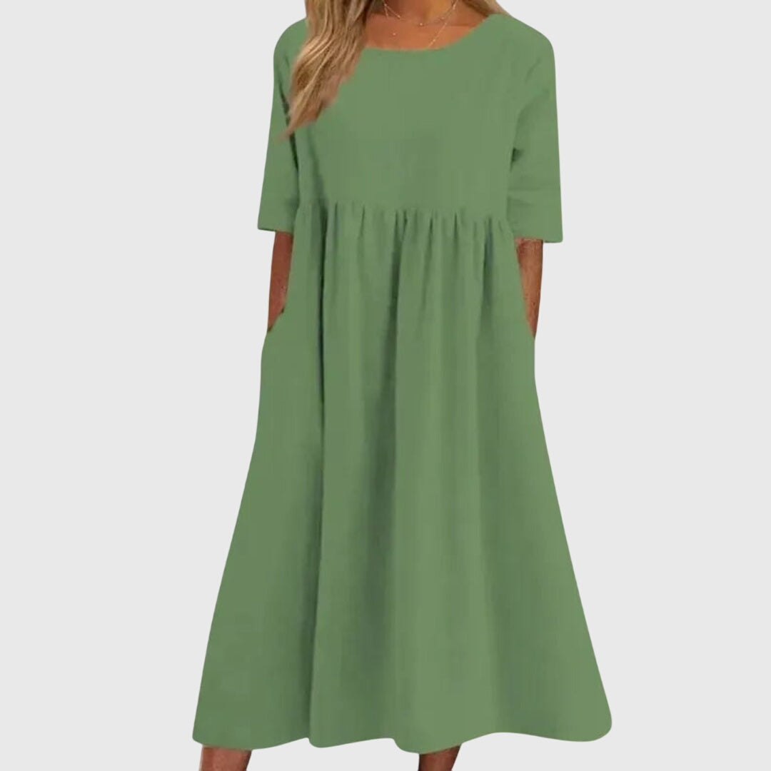Robe fluide blanche Ariette™ de Danoir Paris, élégante pour toutes les occasions, vue de face sur fond neutre.