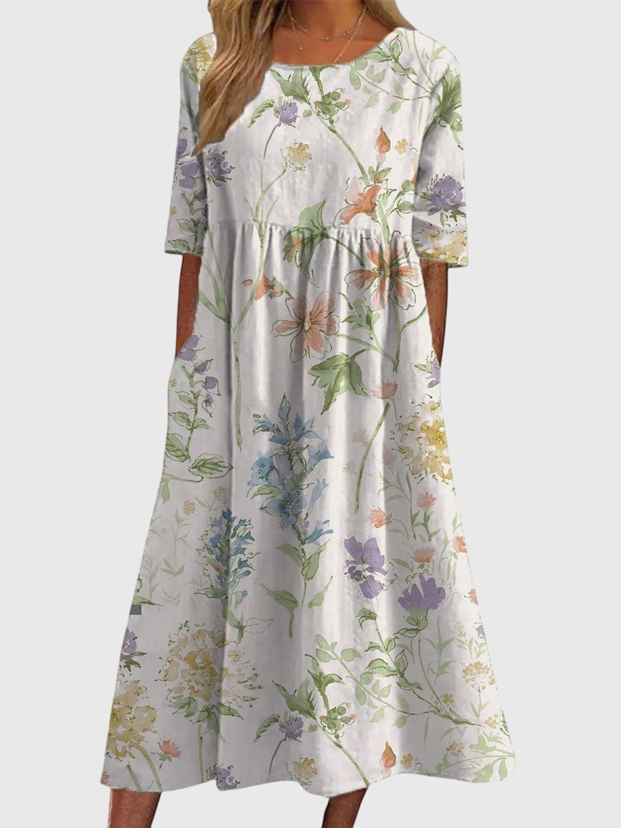 Robe Danoir Paris Aleah en bleu marine, coupe flatteuse, portée élégante avec détails subtils, vue de face sur mannequin.