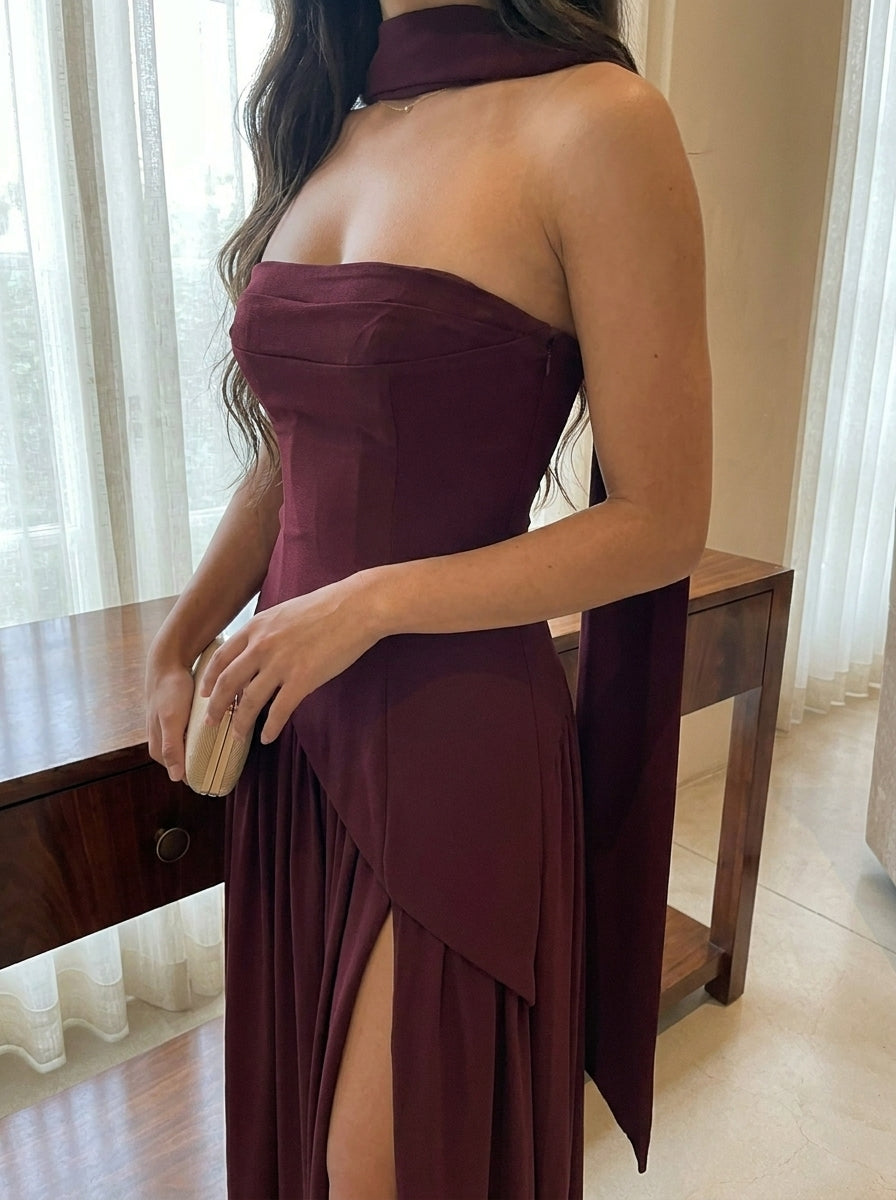 Robe maxi corset Tullulah™ Danoir Paris en tissu noir avec fermeture lace-up dans le dos, élégante et sophistiquée.