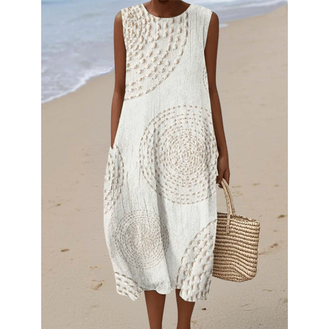 Robe décontractée rétro Luna de Danoir Paris, en beige, vue de face, style élégant et confortable pour un look décontracté.
