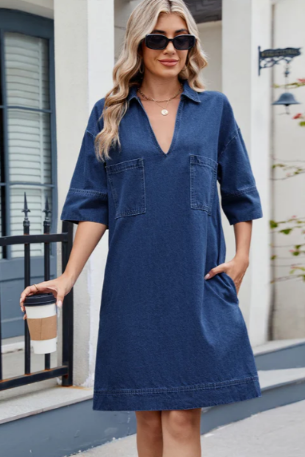 Robe décontractée en denim bleu foncé Jade de Danoir Paris, coupe simple et style casual pour femme.