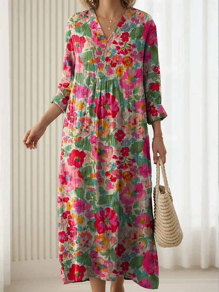 Robe de confort quotidien Reda™ de Danoir Paris avec motif floral, tissu doux et coupe décontractée, portée en journée.