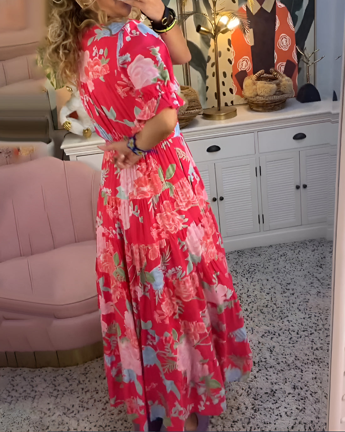 Robe décontractée rouge Gigi Danoir Paris avec motif floral, style élégant et confortable pour un look chic et détendu.