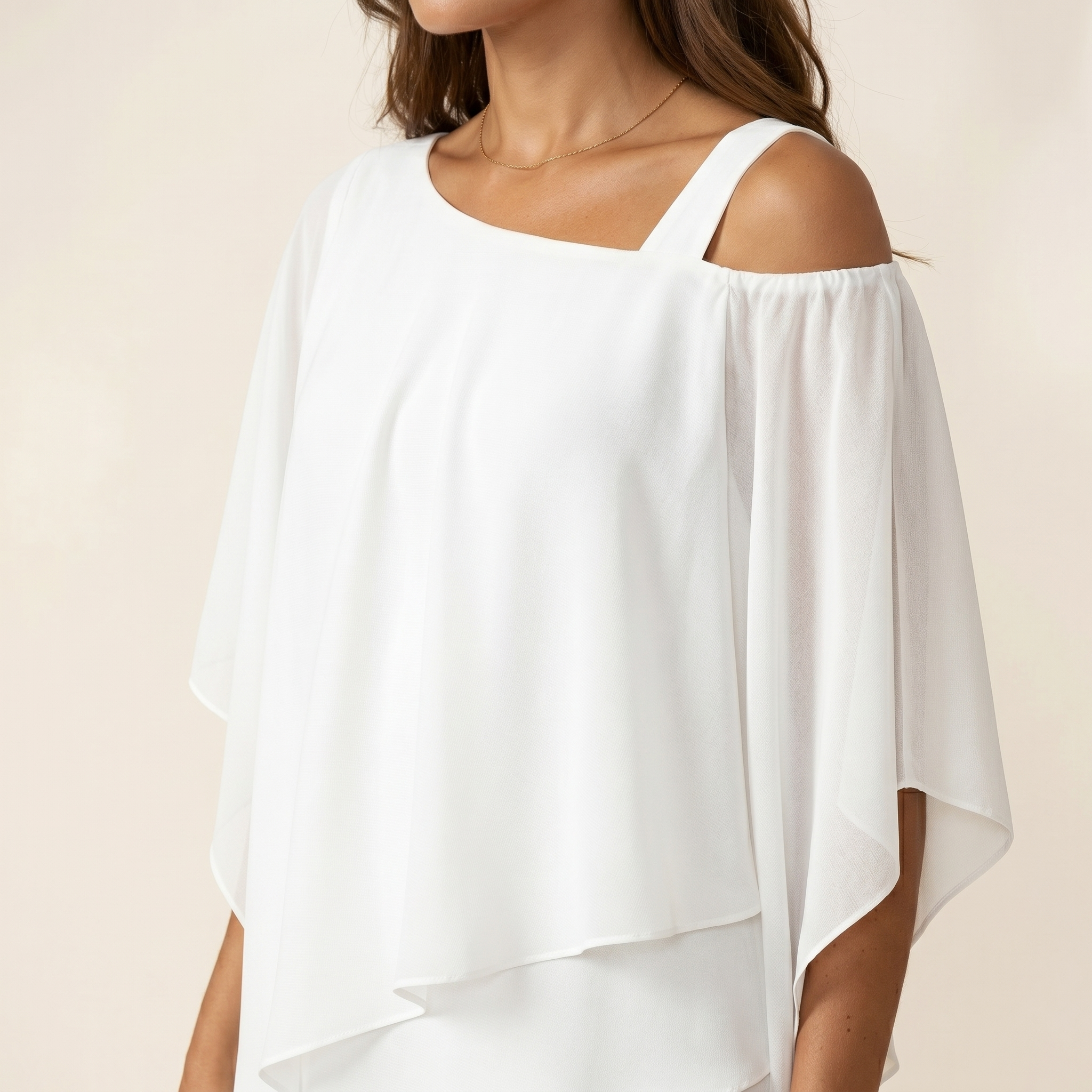 Ensemble fluide et transpirable pour femme Gloria™ de Danoir Paris, vêtement blanc léger et confortable.